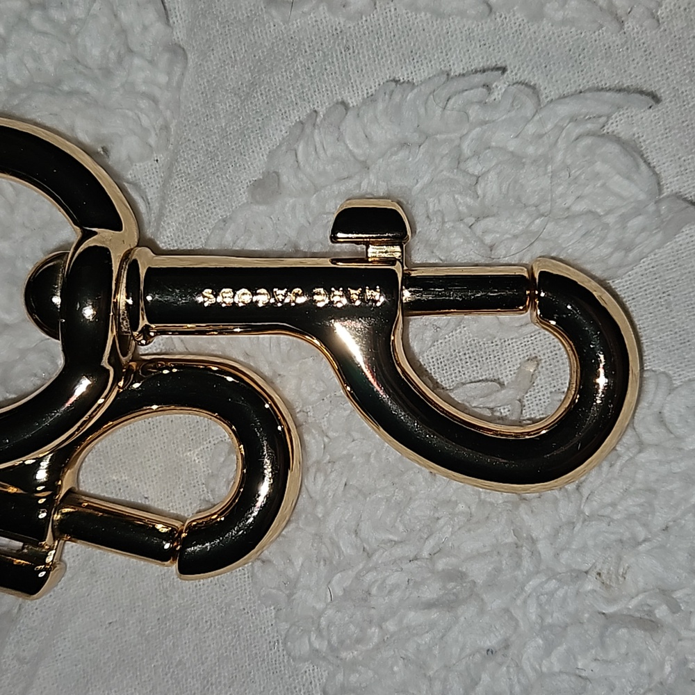 Accessories - Picture 2 of 4